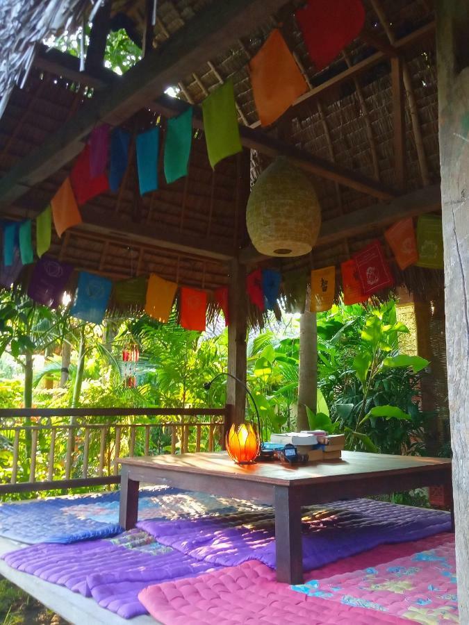Mango Moon Hotel เปมูเตรัน ภายนอก รูปภาพ